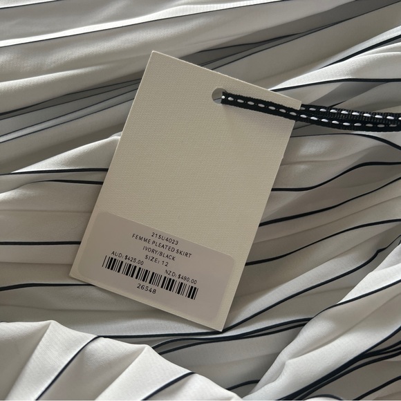 🛑 SOLD 🛑 AJE Femme Pleated MIDI Skirt Ivory/Black • Size 12 • RRP $425 BNWT - Picture 2 of 13